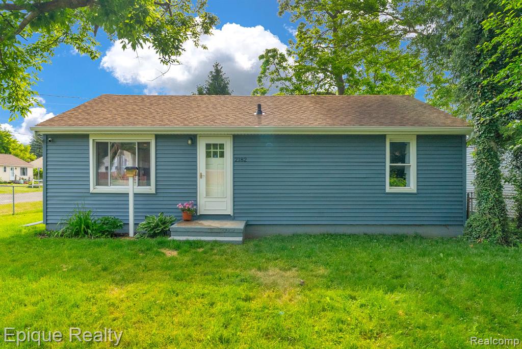 2182 N Center Road
