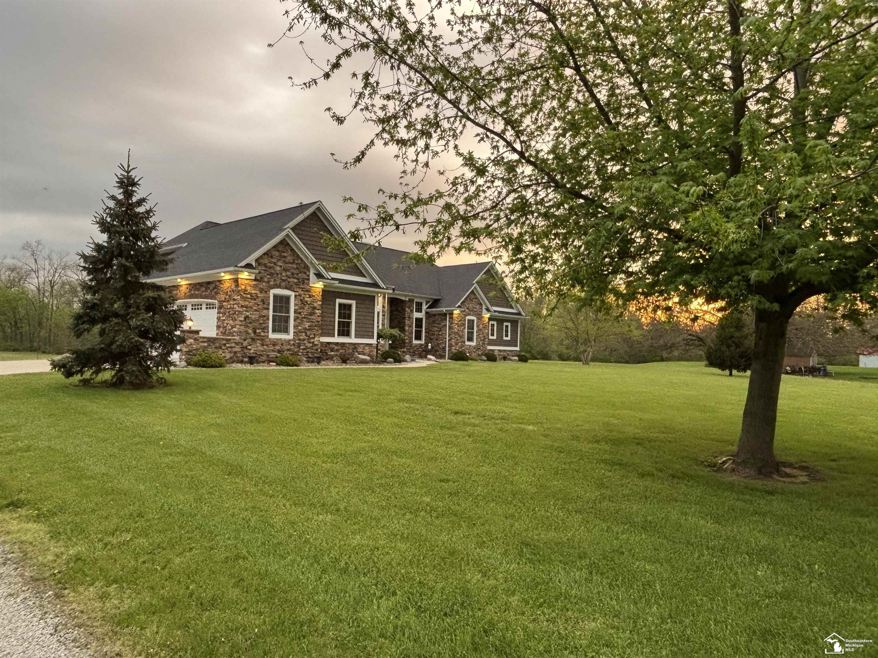 La Salle, Michigan 48145, United States, 4 Bedrooms Bedrooms, ,4 BathroomsBathrooms,Residential,Active,124624