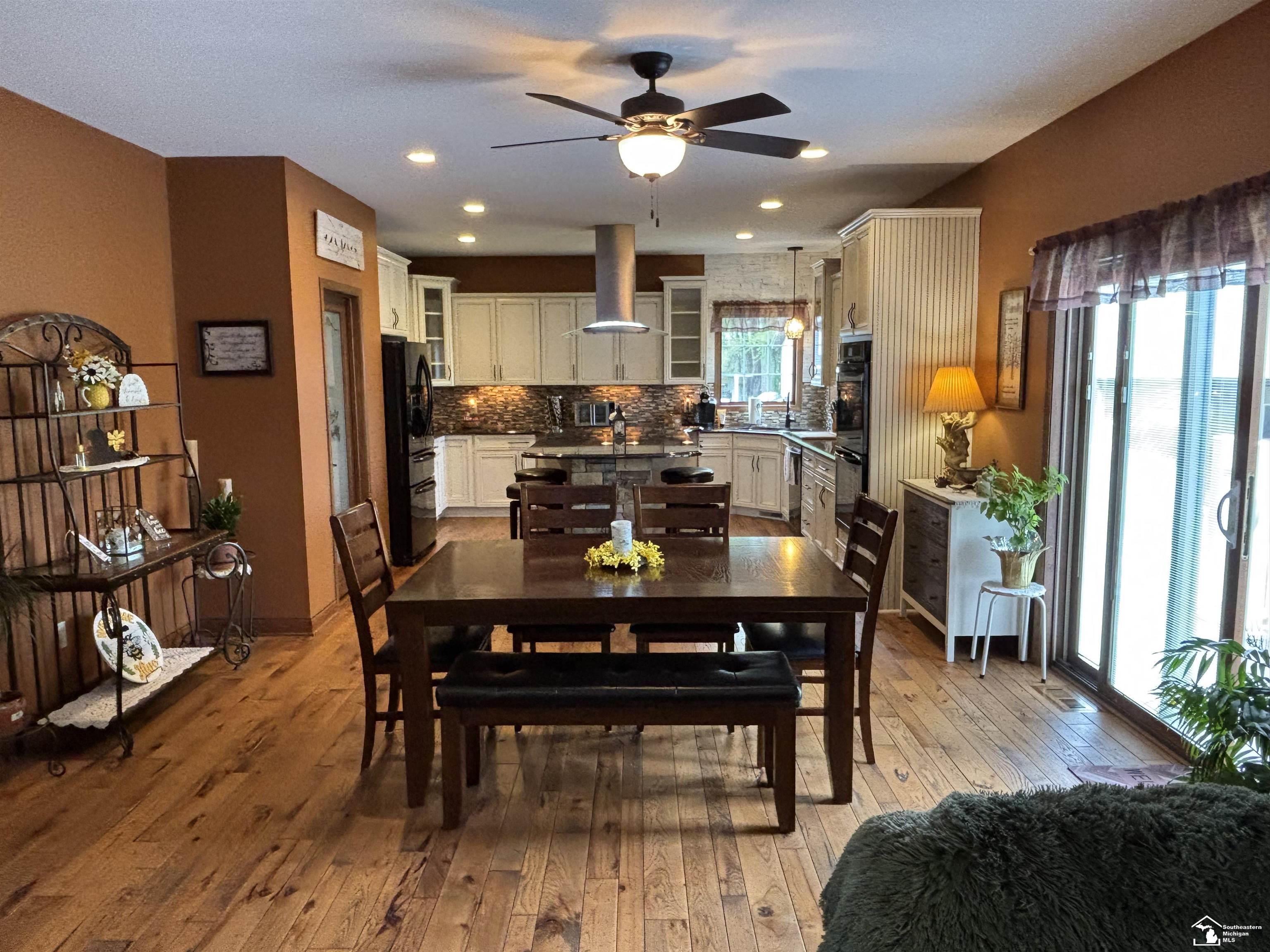 La Salle, Michigan 48145, United States, 4 Bedrooms Bedrooms, ,4 BathroomsBathrooms,Residential,Active,124624