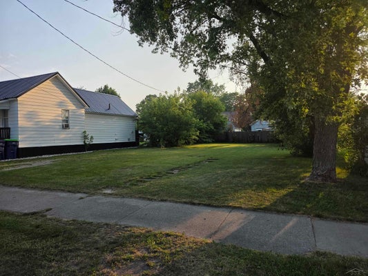 208 S SHERIDAN ST, BAY CITY, MI 48708 - Image 9d1a2cbcbfcf8cb6edfe6f5129b12ab6/634305546