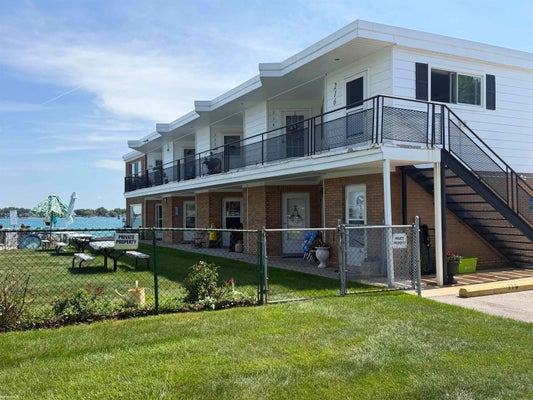 444 N MAIN ST APT 214, MARINE CITY, MI 48039 - Image 9d8a7ea959ffb9e6ec67f1c3b3458036/2021835627