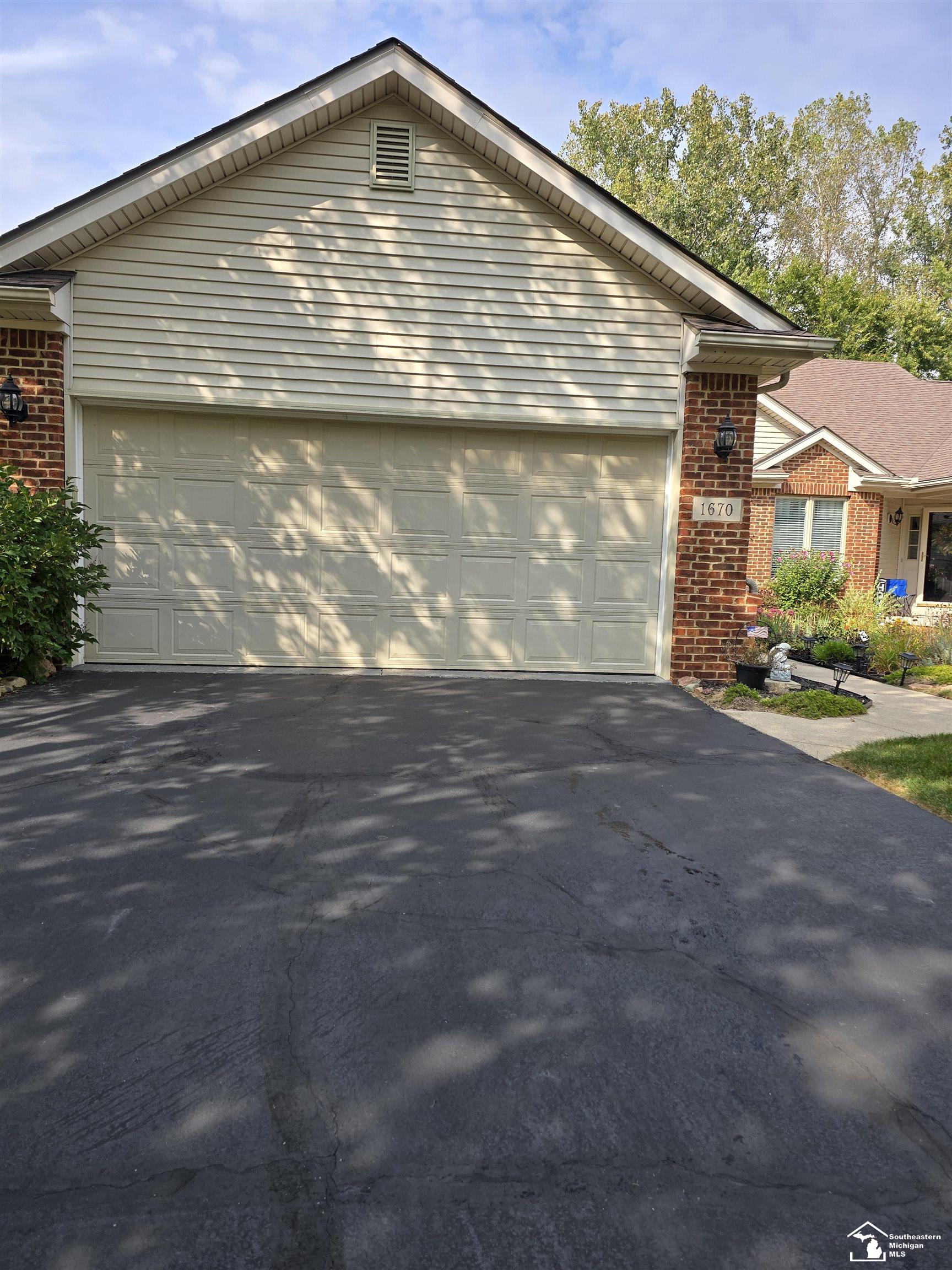 1670 Spruce Court 1