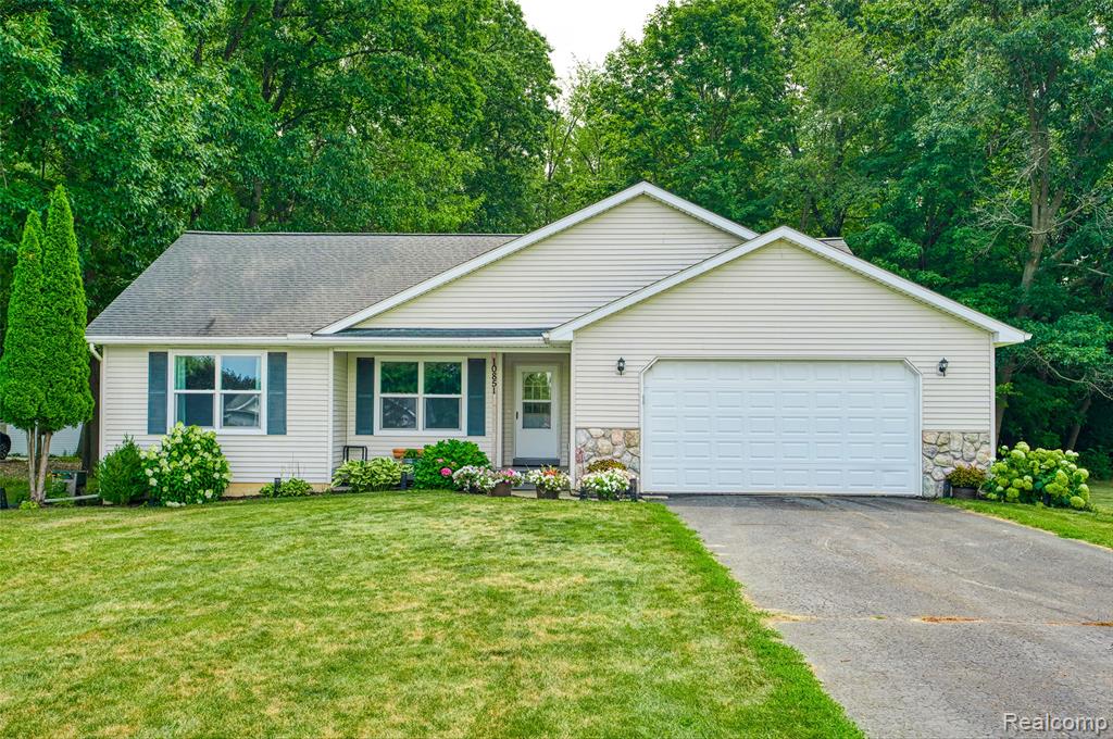 10851 Mackinaw Trail Trail