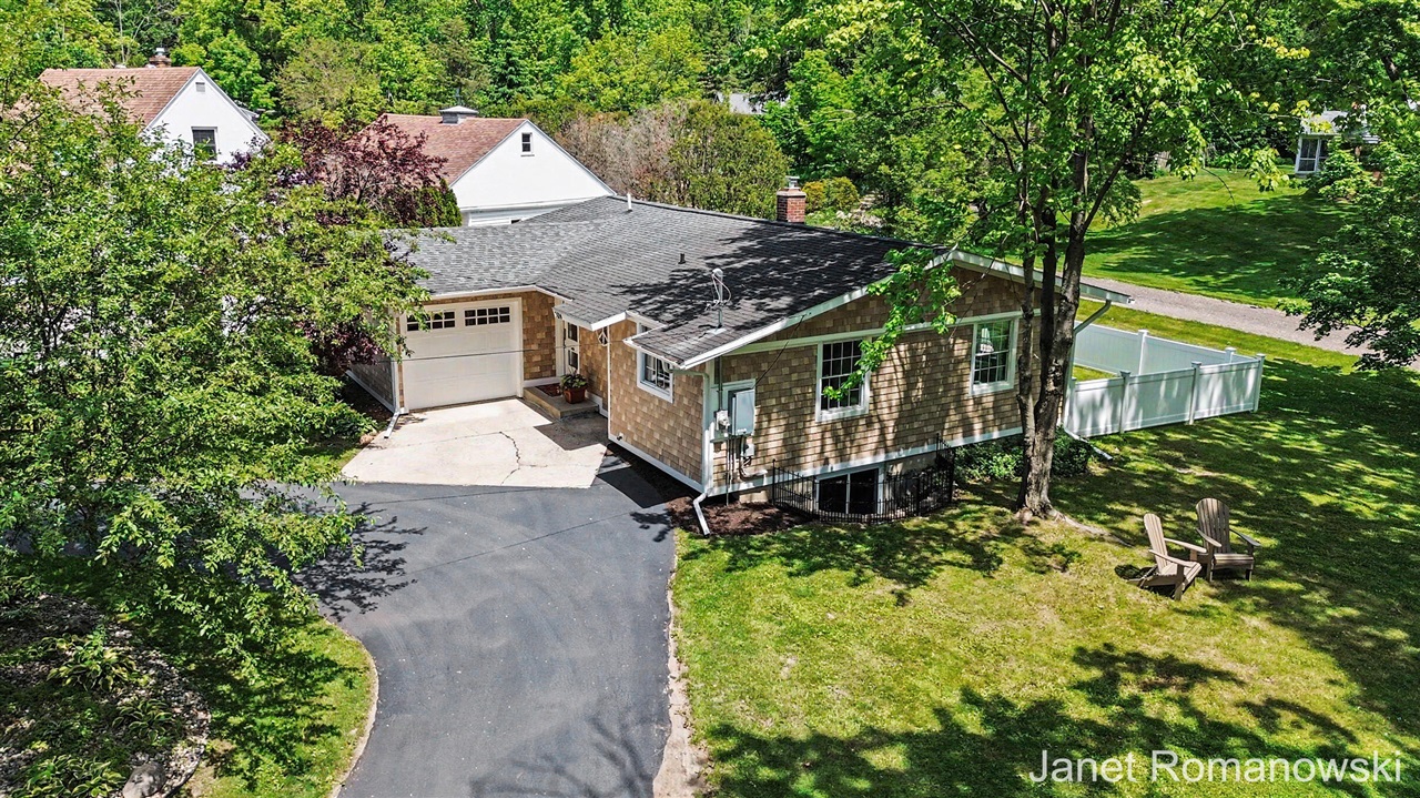 324 Pioneer Club Road