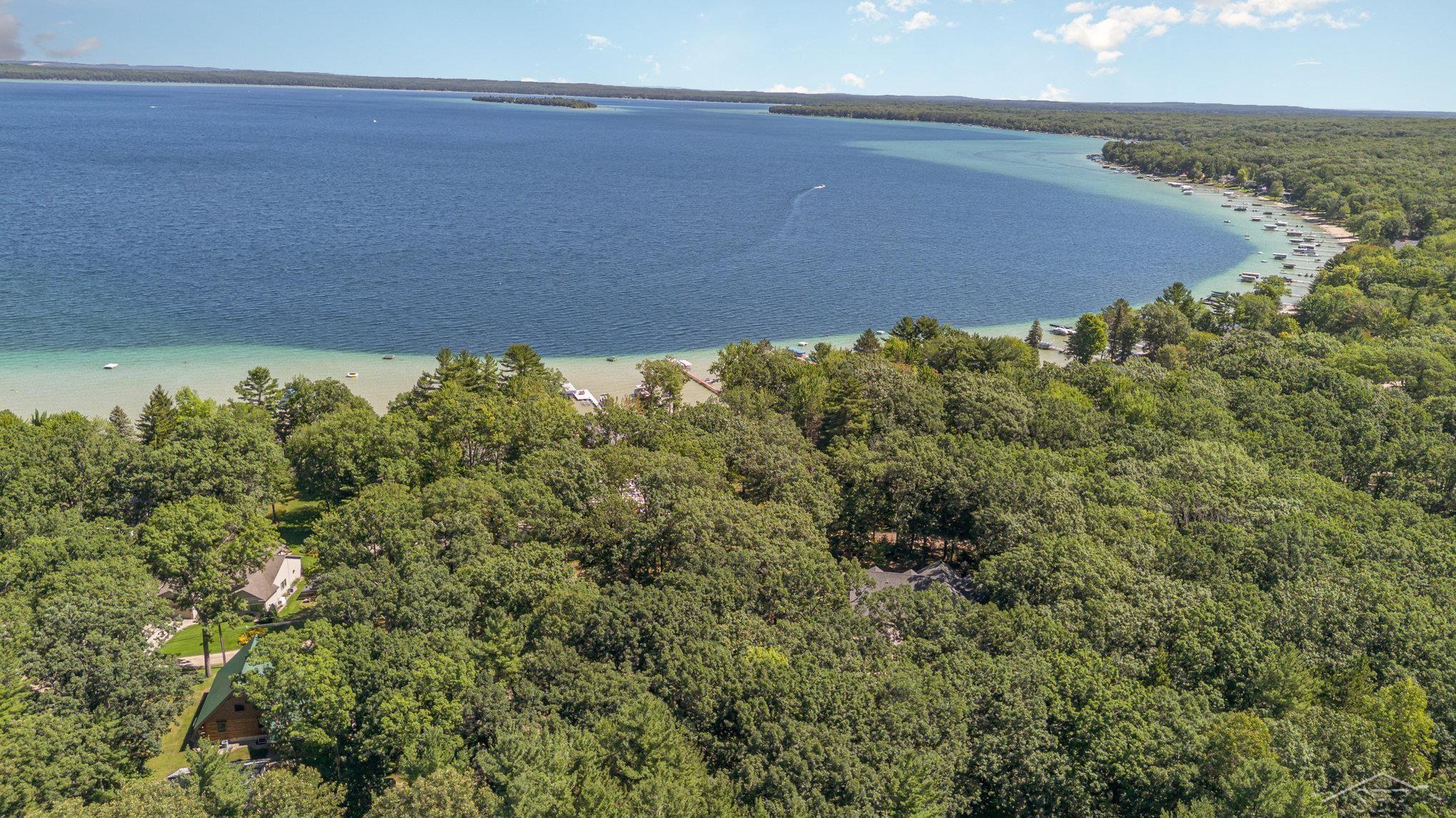 Roscommon, Michigan 48653, United States, 3 Bedrooms Bedrooms, ,2 BathroomsBathrooms,Residential,Pending,195480