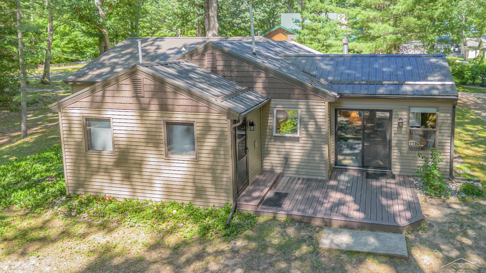 Roscommon, Michigan 48653, United States, 3 Bedrooms Bedrooms, ,2 BathroomsBathrooms,Residential,Pending,195480