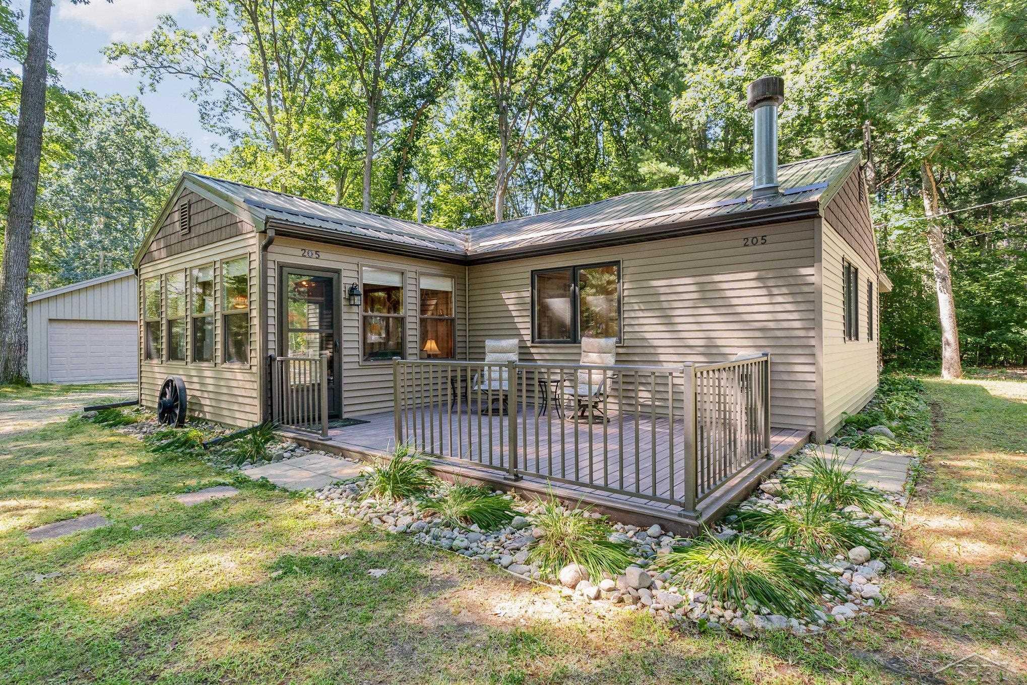 Roscommon, Michigan 48653, United States, 3 Bedrooms Bedrooms, ,2 BathroomsBathrooms,Residential,Pending,195480