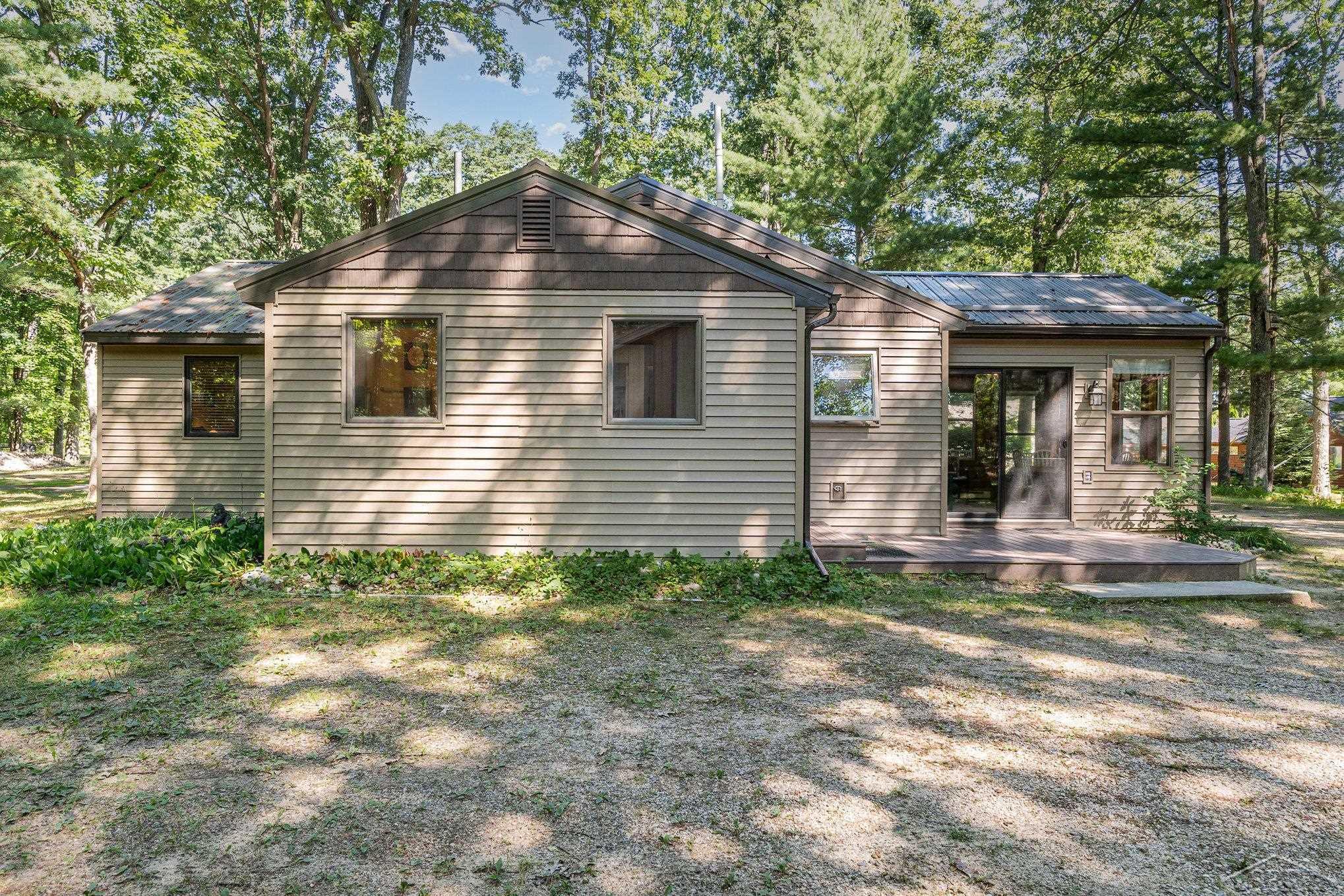 Roscommon, Michigan 48653, United States, 3 Bedrooms Bedrooms, ,2 BathroomsBathrooms,Residential,Pending,195480