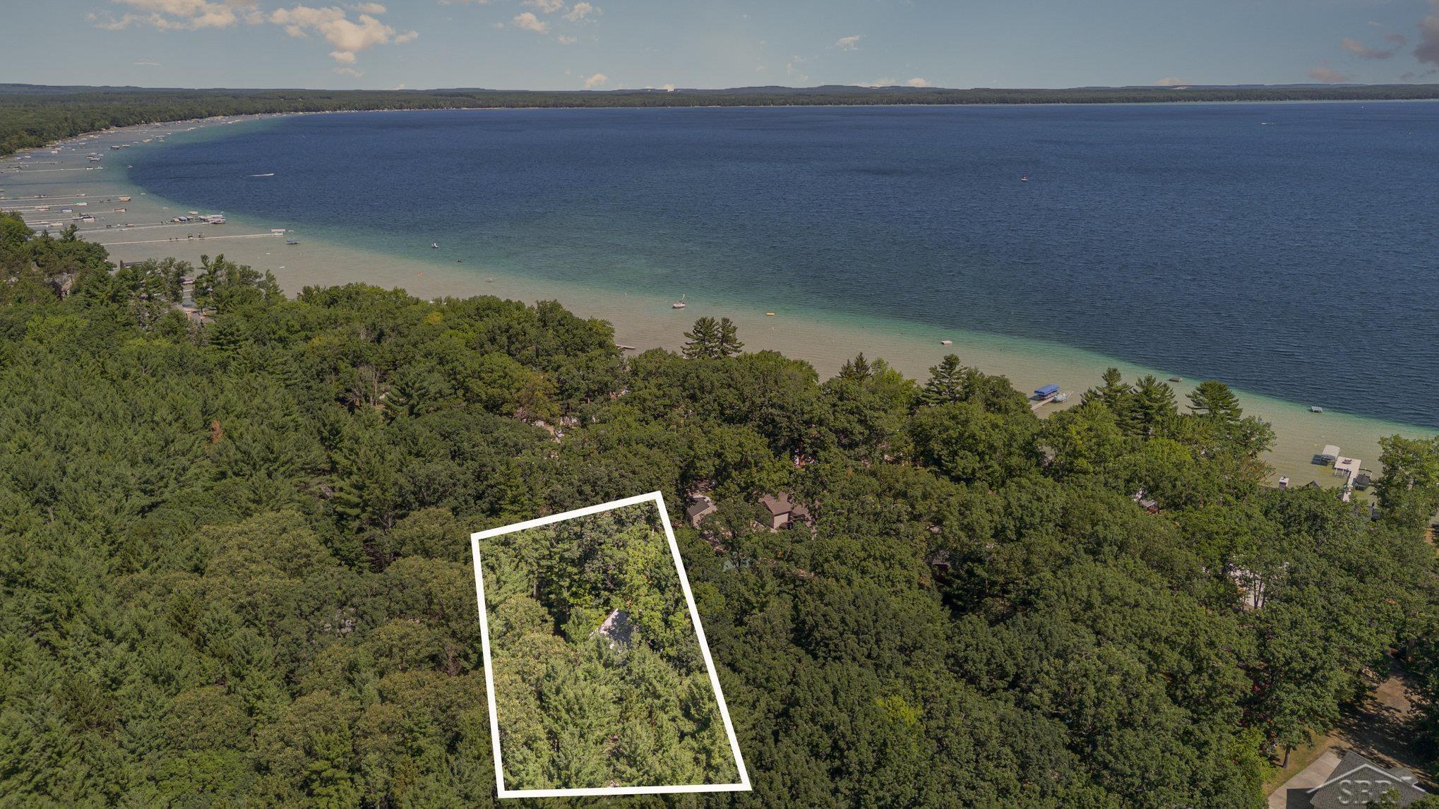 Roscommon, Michigan 48653, United States, 3 Bedrooms Bedrooms, ,2 BathroomsBathrooms,Residential,Pending,195480