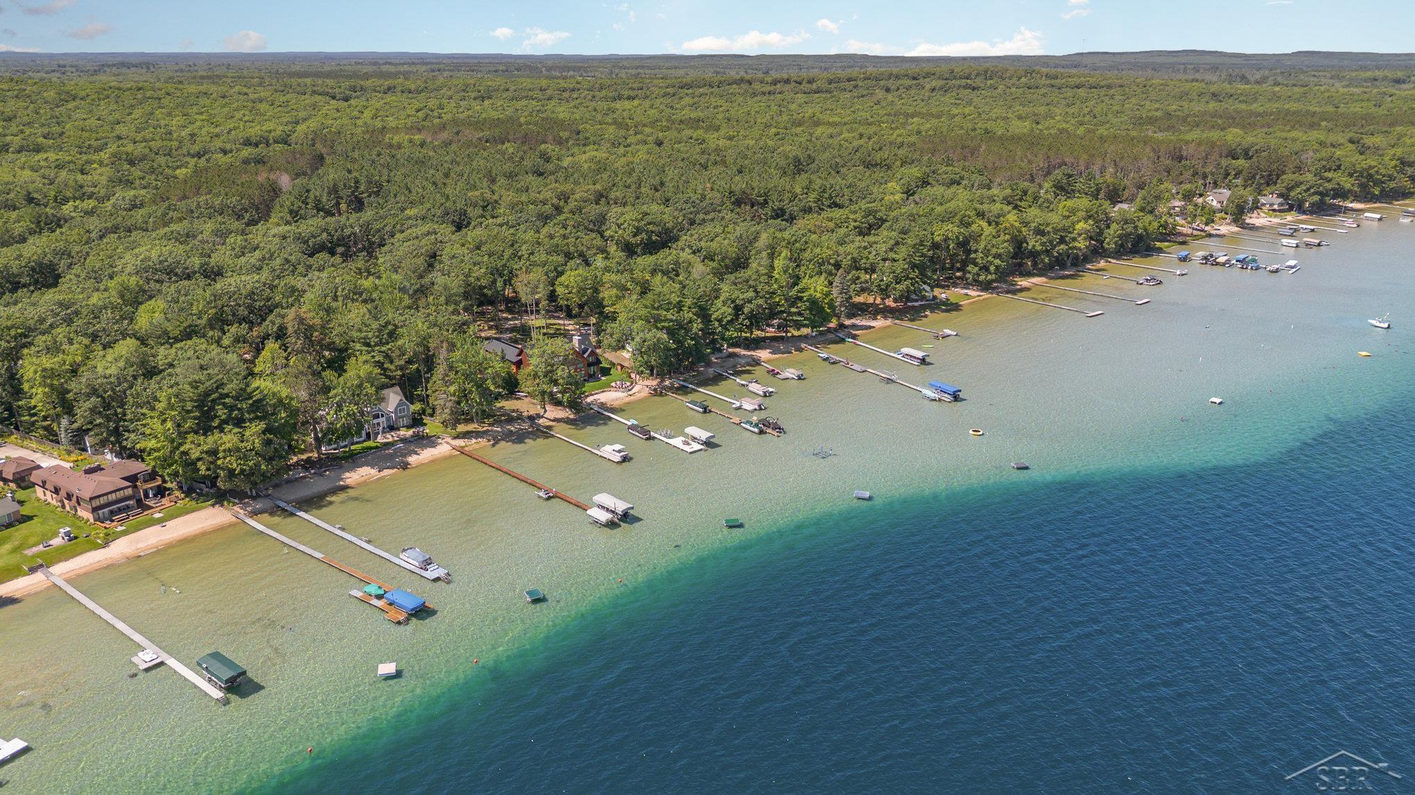 Roscommon, Michigan 48653, United States, 3 Bedrooms Bedrooms, ,2 BathroomsBathrooms,Residential,Pending,195480