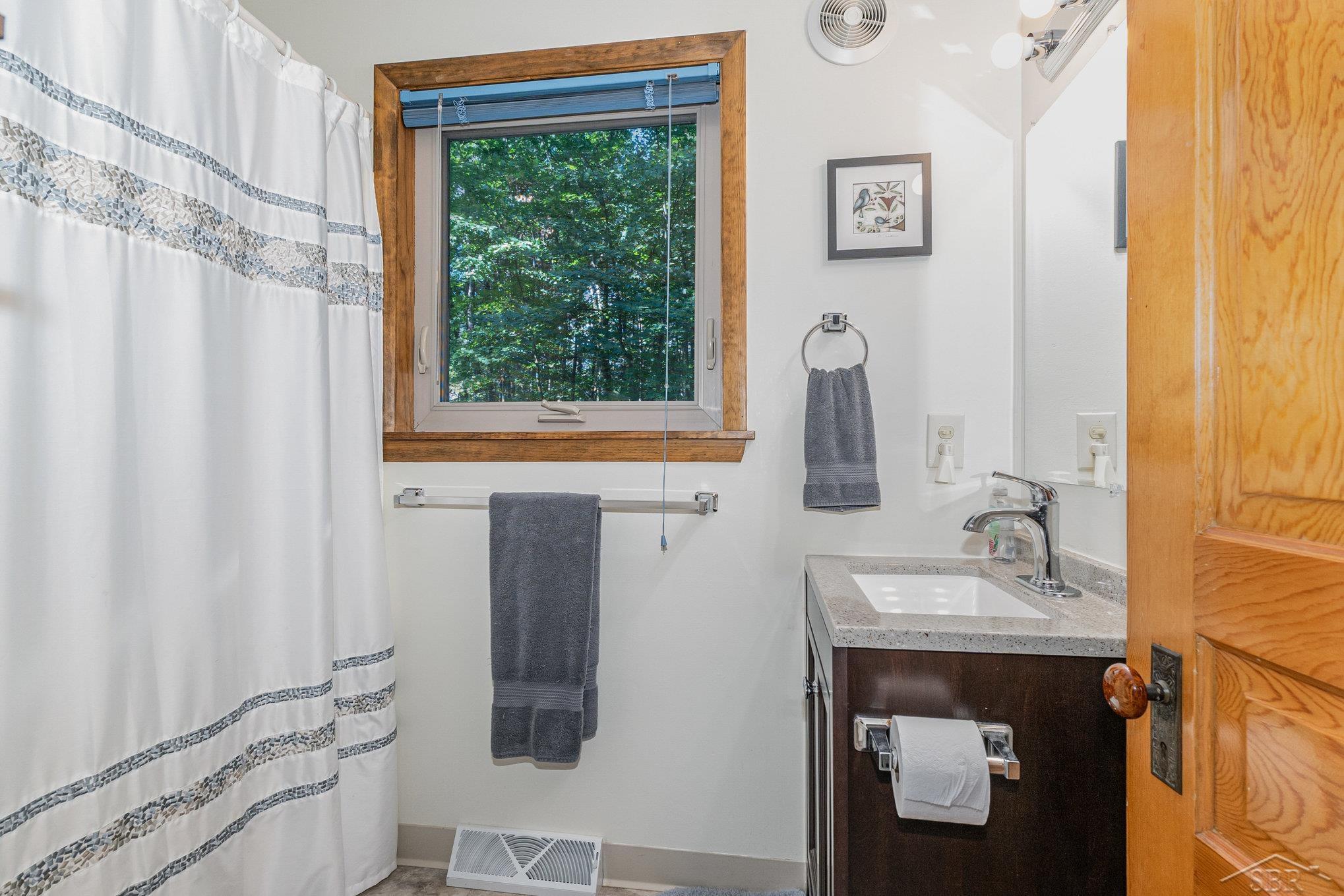 Roscommon, Michigan 48653, United States, 3 Bedrooms Bedrooms, ,2 BathroomsBathrooms,Residential,Pending,195480