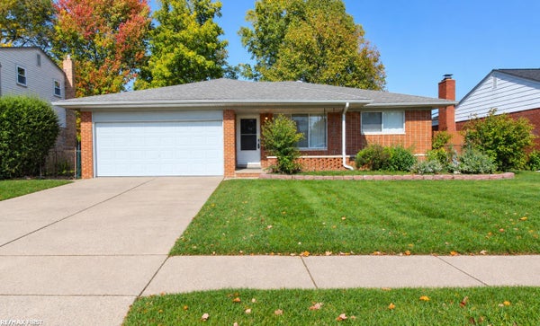 13643 HERITAGE RD, STERLING HEIGHTS, MI 48312 - Image a005a95fb94fb9a8a36abeb47b0723ab/3067159677