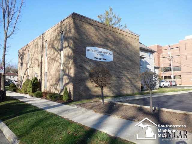 204 S MACOMB Street