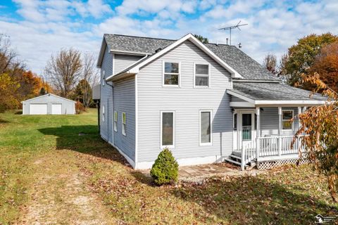 Photo of 208 E Erie Road, Temperance, MI 48182 (MLS # 50193369)