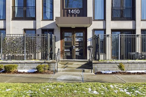 Photo of 1450 Townsend Street 7 #7, Detroit, MI 48214 (MLS # 70508962)