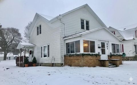 Photo of 331 W Wheatland Avenue, Remus, MI 49340 (MLS # 70509001)