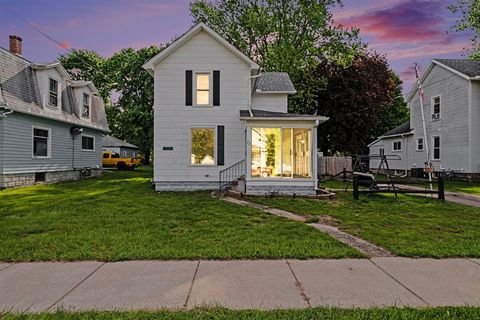 Photo of 73 Rippon Avenue, Hillsdale, MI 49242 (MLS # 70531751)