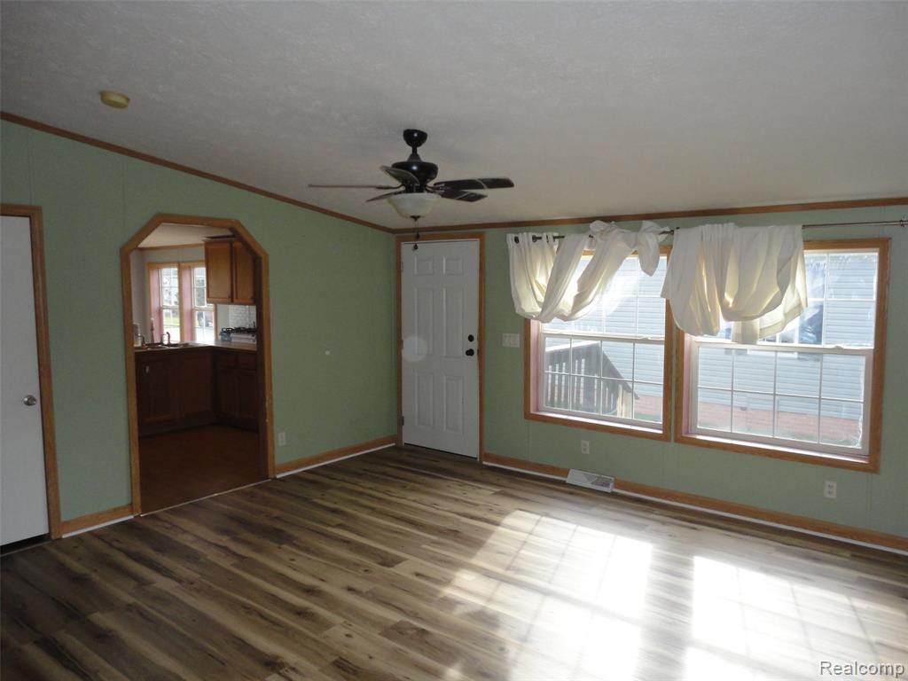 3913 Benjamin Way