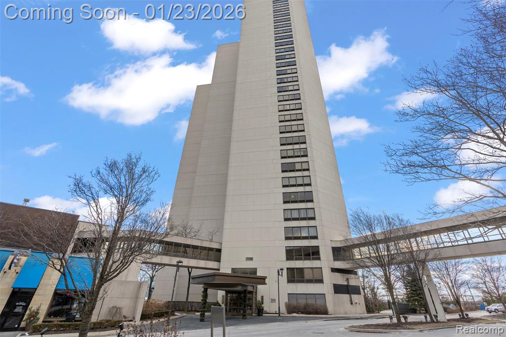 1001 W Jefferson Avenue 12i