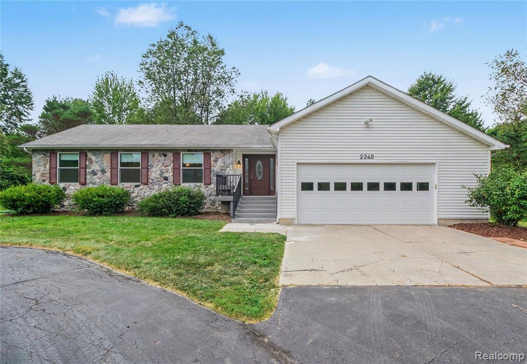 2240 Hidden Lake Trail