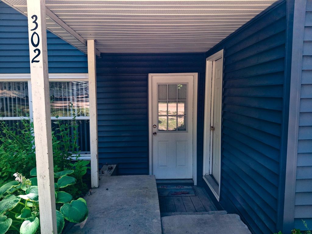 Photo of 302 Ridge Road, Harrison, MI 48625 (MLS # 50182246)