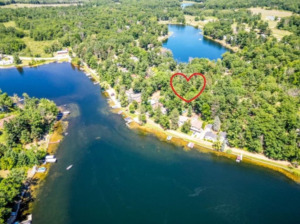 Photo of 302 Ridge Road, Harrison, MI 48625 (MLS # 50182246)