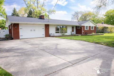 Photo of 4666 E Dunbar Rd Road, Monroe, MI 48161 (MLS # 50210137)
