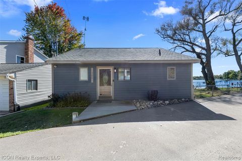 3390 Jackson Boulevard Highland MI 48356