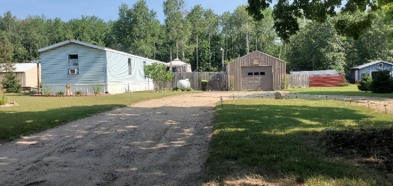 203 Fairview Boulevard Lot: 14/15