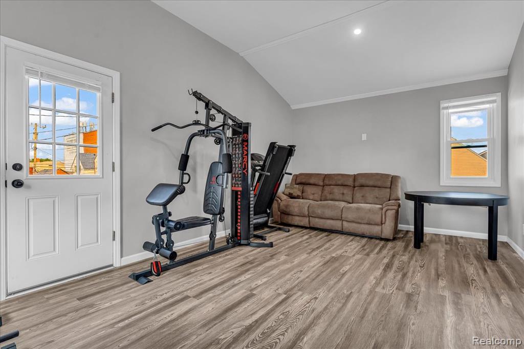 HamtramcK, Michigan 48212, United States, 4 Bedrooms Bedrooms, ,3 BathroomsBathrooms,Residential,Pending,192814