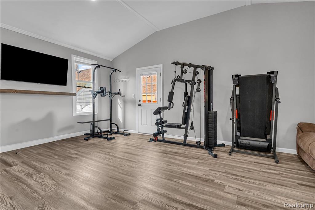 HamtramcK, Michigan 48212, United States, 4 Bedrooms Bedrooms, ,3 BathroomsBathrooms,Residential,Pending,192814