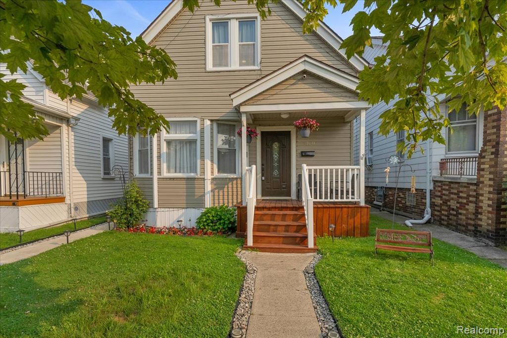 HamtramcK, Michigan 48212, United States, 4 Bedrooms Bedrooms, ,3 BathroomsBathrooms,Residential,Pending,192814