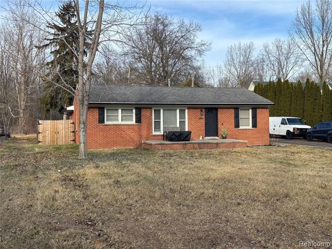 2060 Carleton West Road Carleton MI 48117