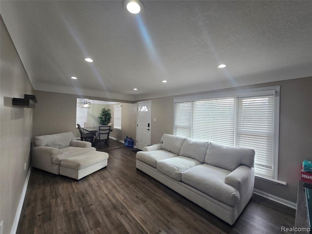 2060 Carleton West Road