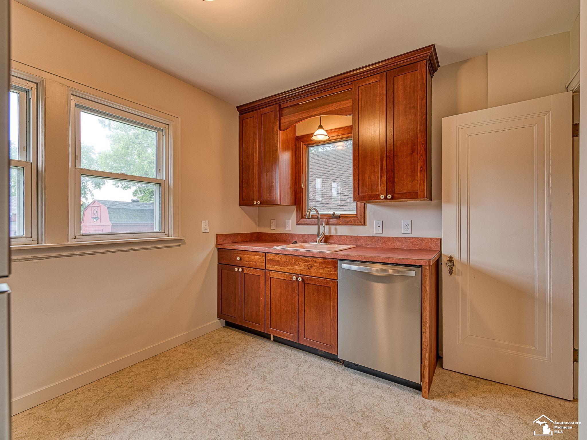 Flat Rock, Michigan 48134, United States, 2 Bedrooms Bedrooms, ,2 BathroomsBathrooms,Residential,Active,192876