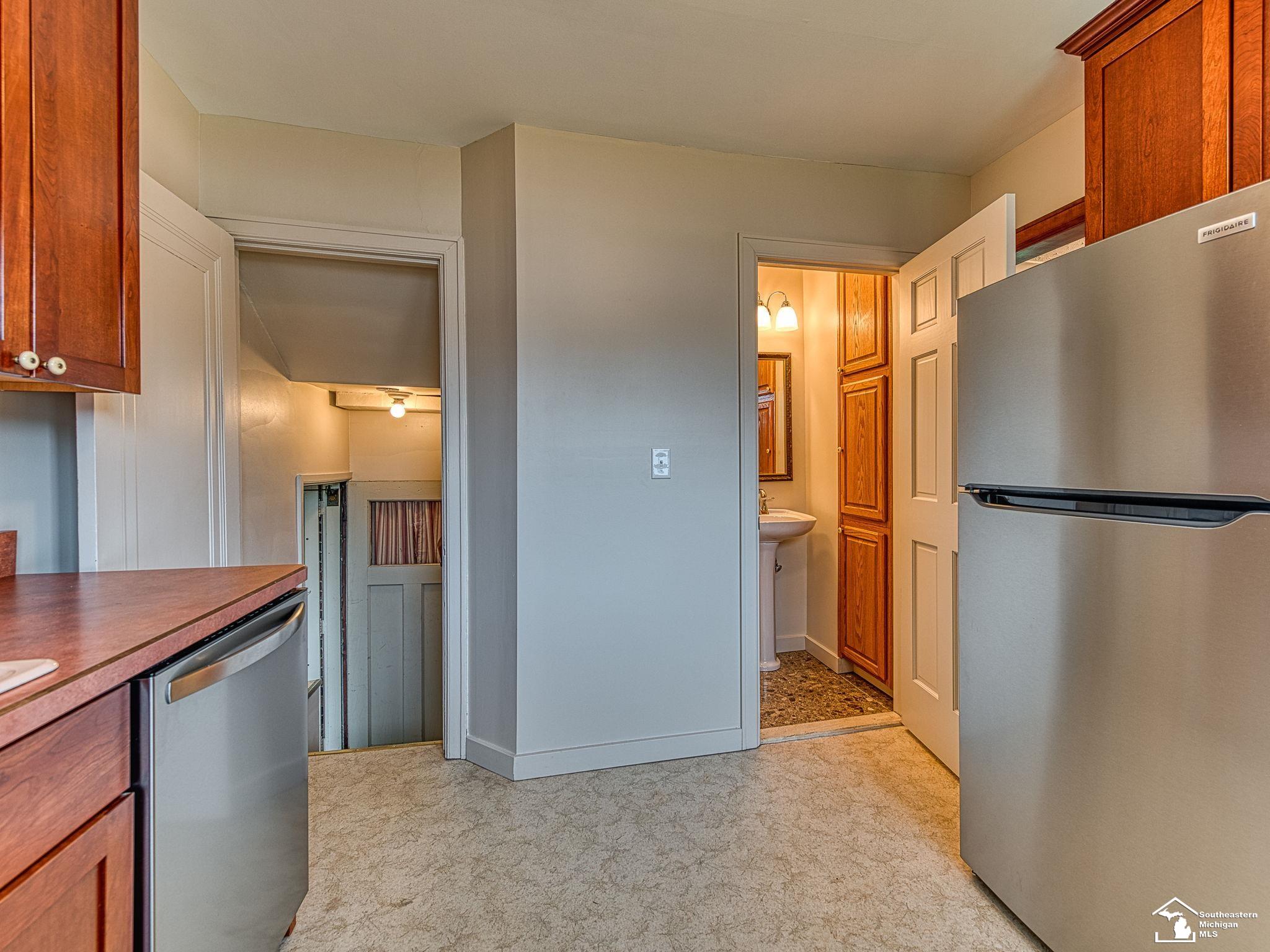 Flat Rock, Michigan 48134, United States, 2 Bedrooms Bedrooms, ,2 BathroomsBathrooms,Residential,Active,192876