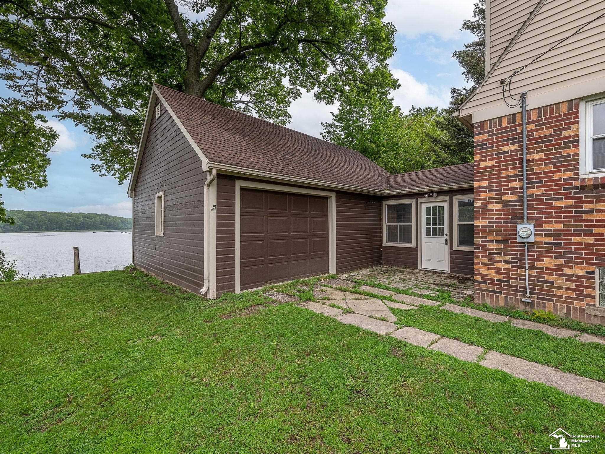 Flat Rock, Michigan 48134, United States, 2 Bedrooms Bedrooms, ,2 BathroomsBathrooms,Residential,Active,192876