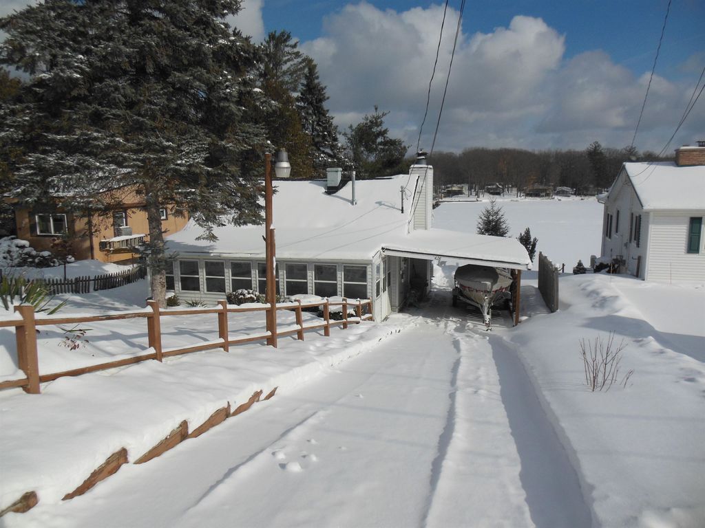 Photo of 428 N Lake Street, Harrison, MI 48625 (MLS # 50198335)