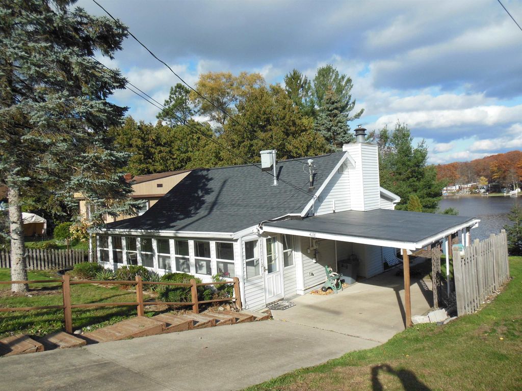 Photo of 428 N Lake Street, Harrison, MI 48625 (MLS # 50198335)