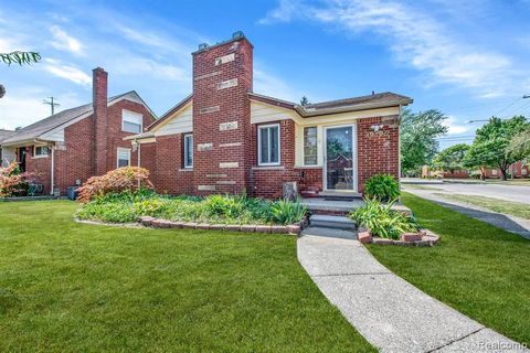 Photo of 19195 Mallina Street, Detroit, MI 48236 (MLS # 60959768)