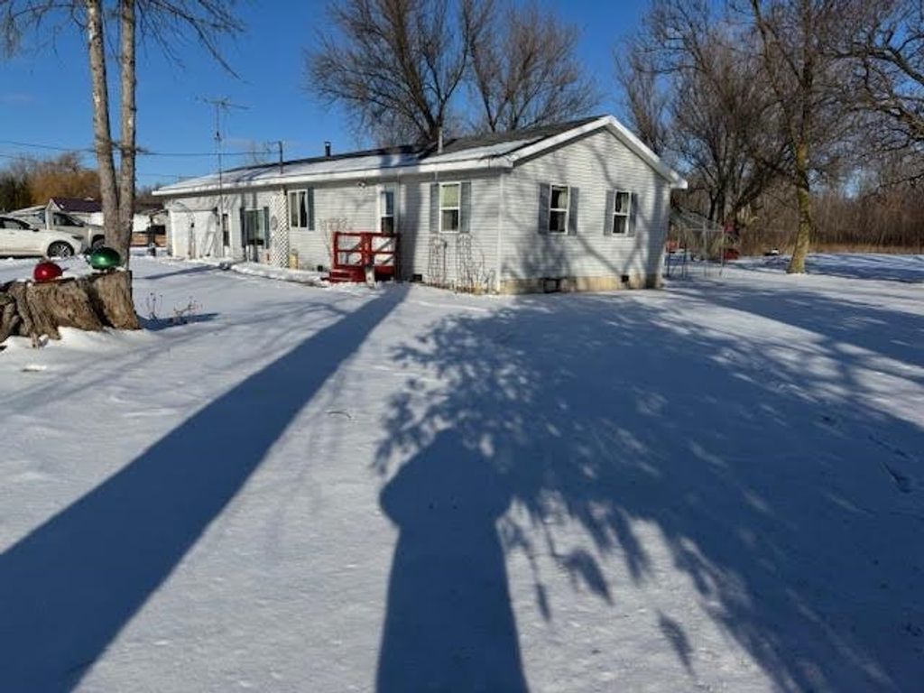 Photo of 4401 M-18 Highway, Beaverton, MI 48612 (MLS # 50199898)