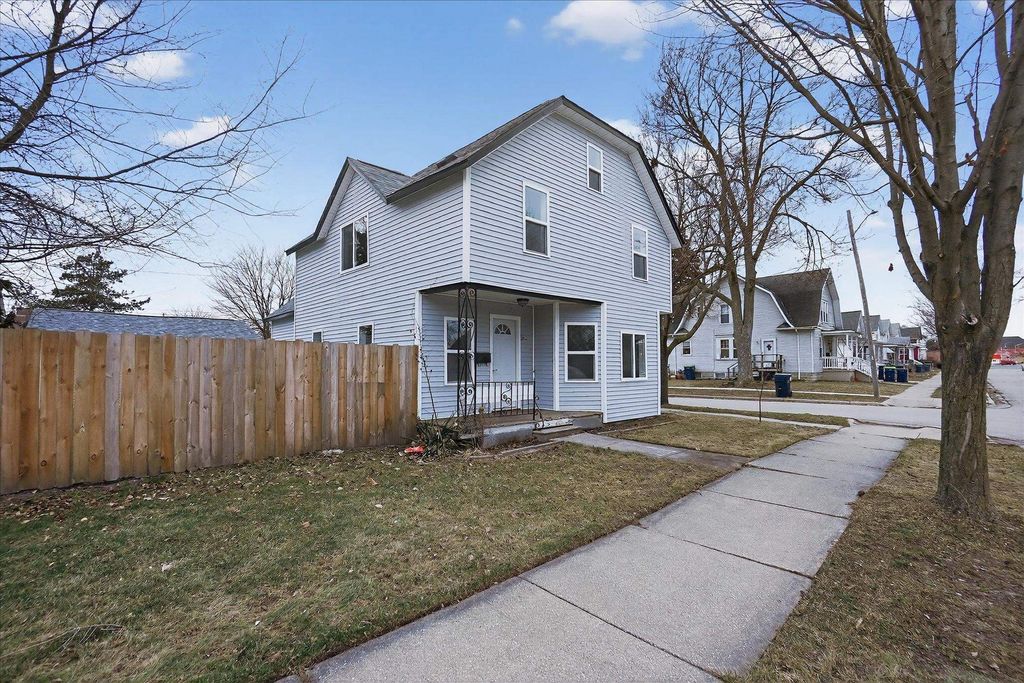 Photo of 400 Fraser Street, Bay City, MI 48708 (MLS # 50201917)