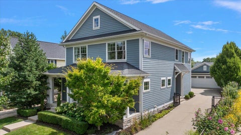 Photo of 548 Lovett Avenue, East Grand Rapids, MI 49506 (MLS # 70550703)
