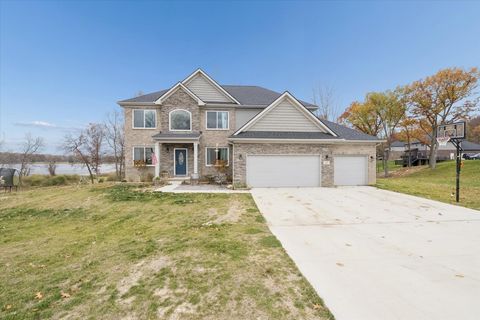 Photo of 126 Parker Ln Lane, Ortonville, MI 48462 (MLS # 50196177)