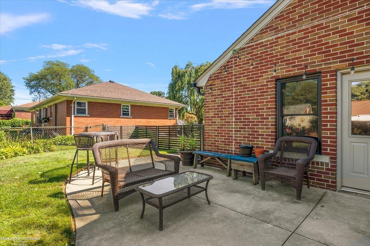 Saint Clair Shores, Michigan 48080, United States, 2 Bedrooms Bedrooms, ,2 BathroomsBathrooms,Residential,Active,197492