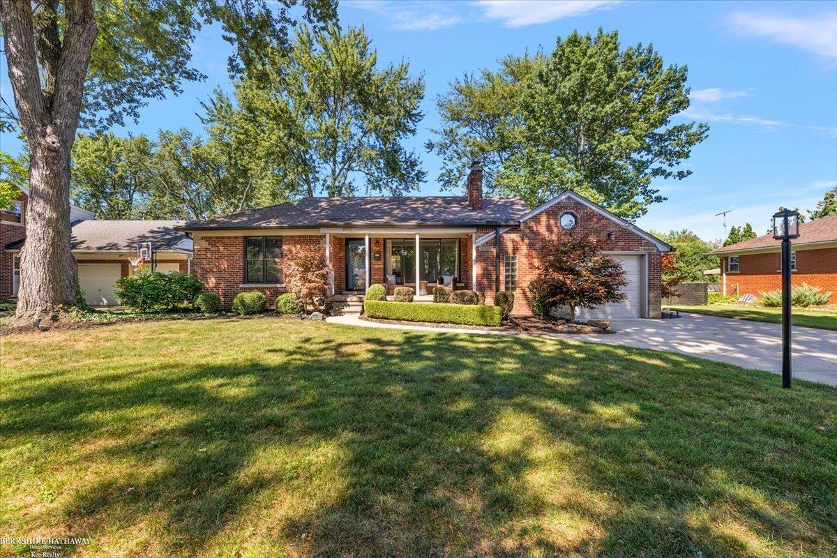 Saint Clair Shores, Michigan 48080, United States, 2 Bedrooms Bedrooms, ,2 BathroomsBathrooms,Residential,Active,197492