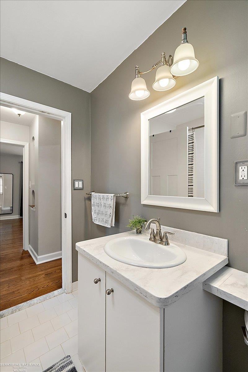 Saint Clair Shores, Michigan 48080, United States, 2 Bedrooms Bedrooms, ,2 BathroomsBathrooms,Residential,Active,197492