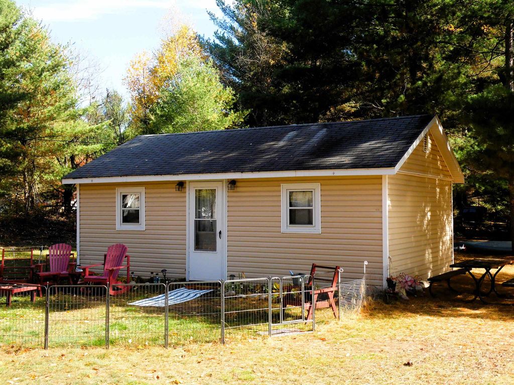 Photo of 10340 N Finley Lake Avenue, Harrison, MI 48625 (MLS # 50192067)