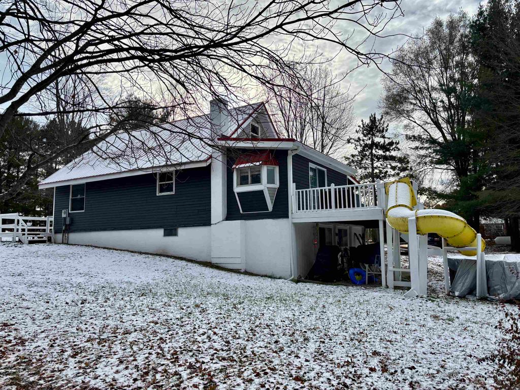 Photo of 9465 Kellamy Way, Farwell, MI 48622 (MLS # 50194010)