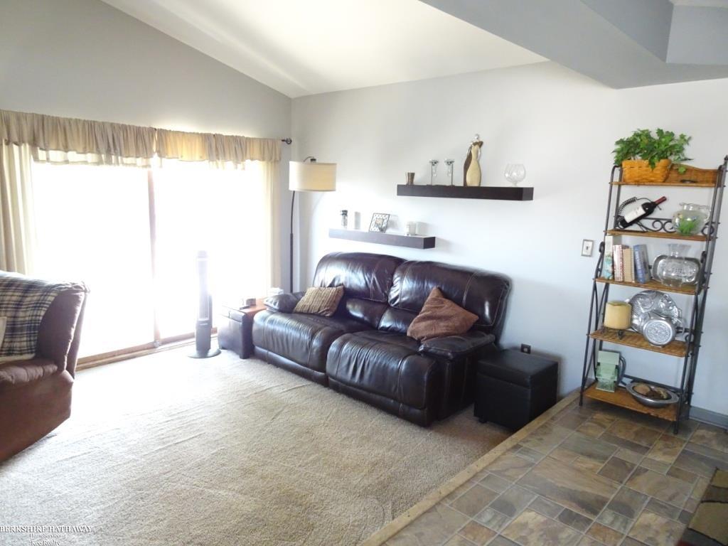 Sterling Heights, Michigan 48312, United States, 3 Bedrooms Bedrooms, ,2 BathroomsBathrooms,Residential,Pending,213563